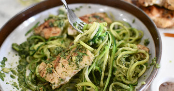 Bio Keto Zucchini Noodles with Pesto and Grilled Chicken